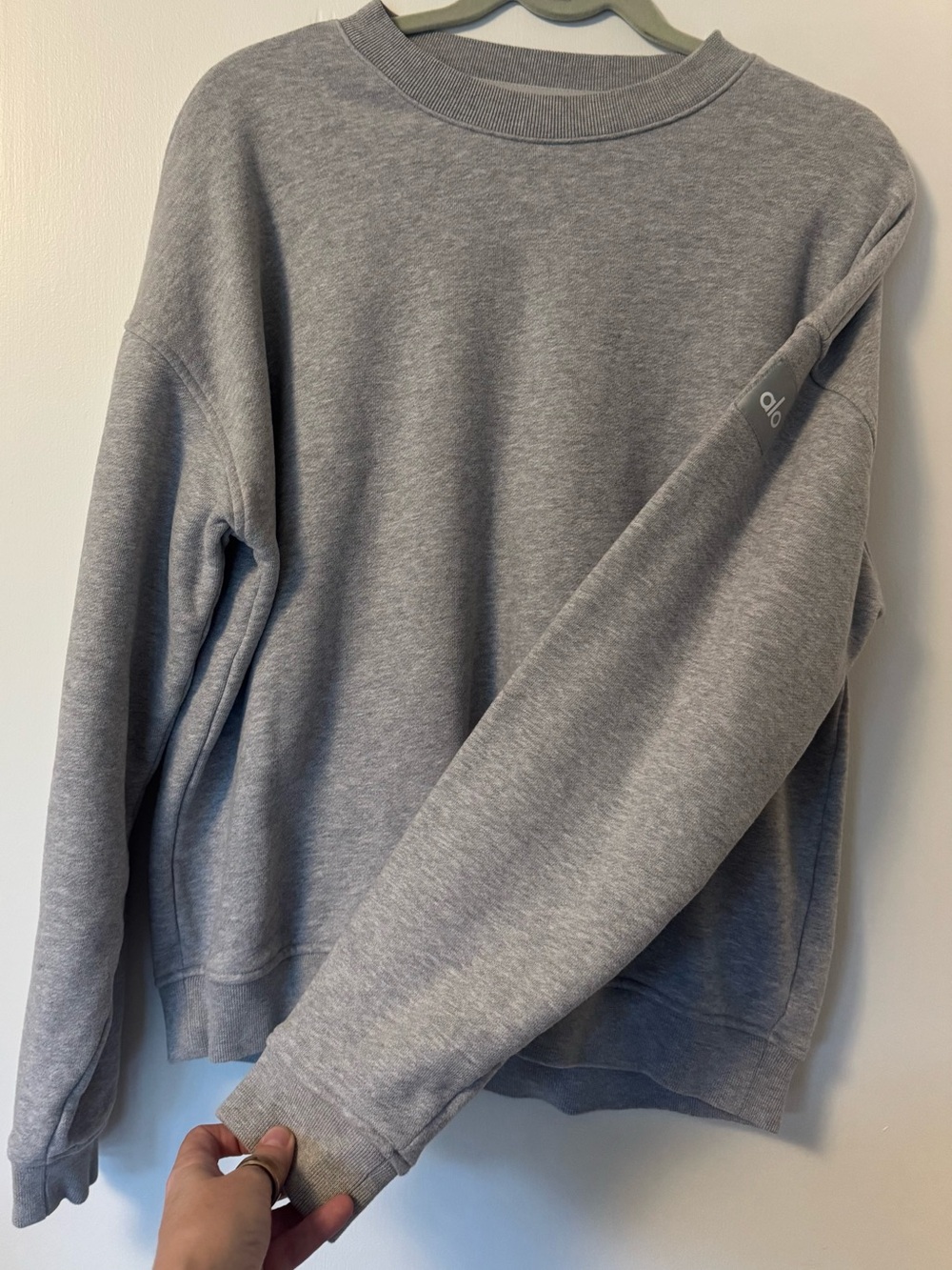 ALO Yoga Accolade Crew Neck Pullover Sweatshirt Heather Grey Unisex M - Like New